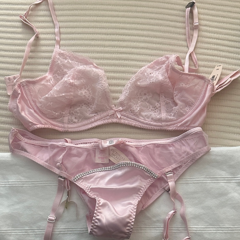 Victoria's Secret Pink Lace Bra Set